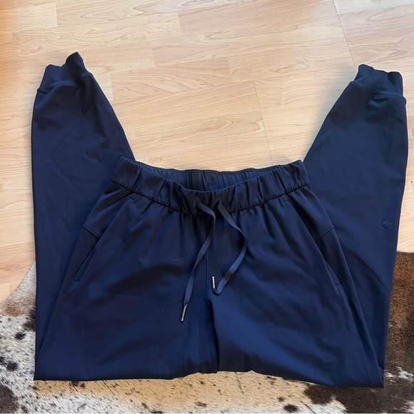LULULEMON On the Fly Jogger Luxtreme In True Navy Size 4 - Picture 6 of 11